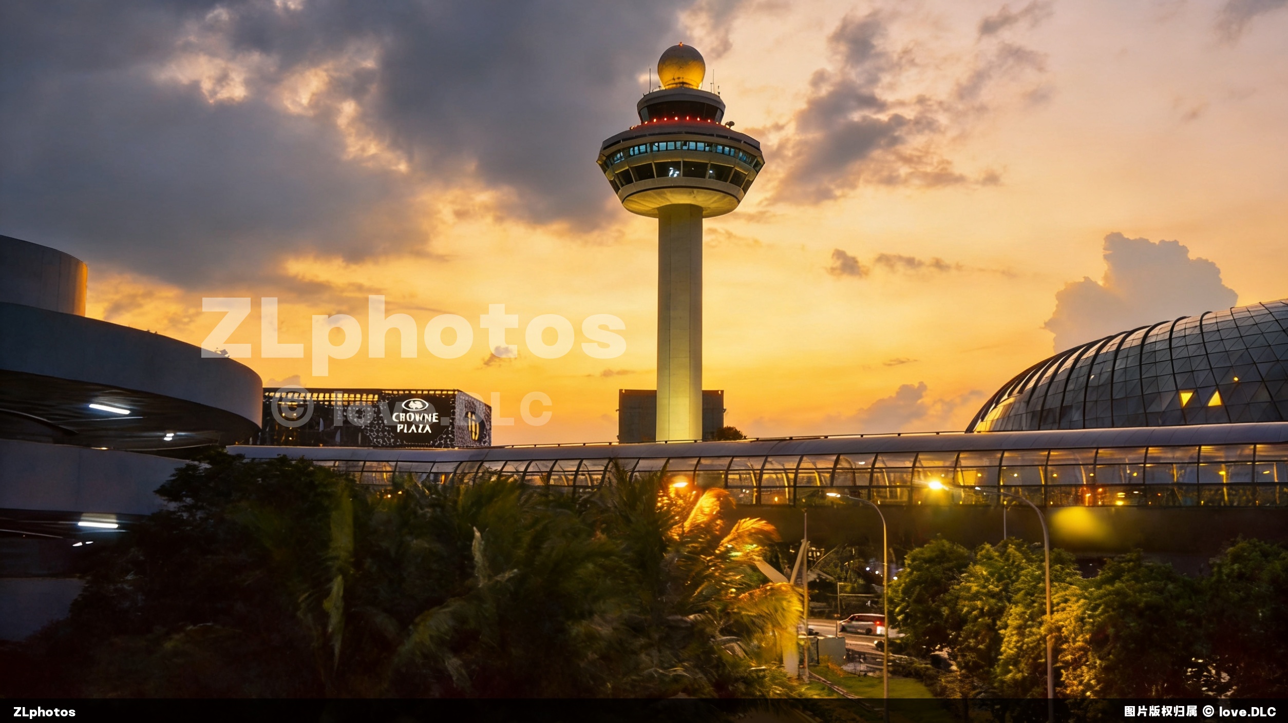 日落前的新加坡樟宜机场